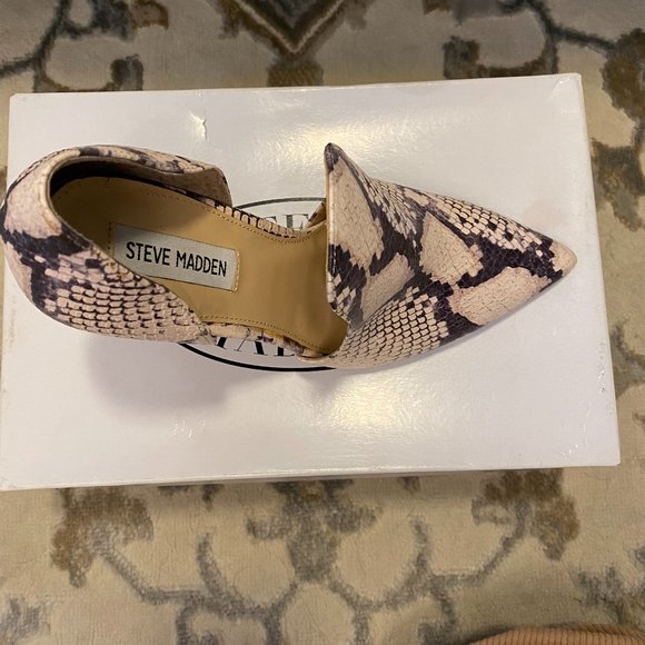 Steve Madden Divided Snake Print Pumps Size 8.5 - Picture 5 of 7
